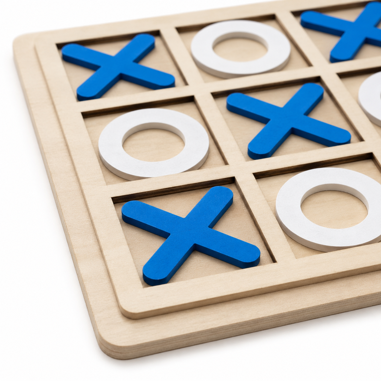Medium tactile Tic Tac Toe board and pieces – image 4 of 4
